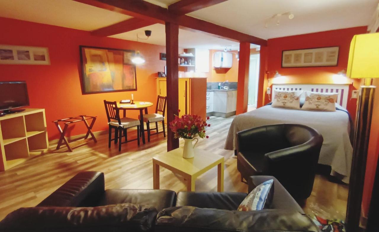 Apartamentos La Casa Del Pintor Кудильеро Экстерьер фото